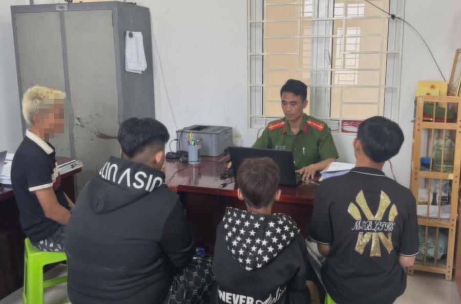 4 thiếu niên trộm xe máy ở Đồng Nai rồi ra đầu thú.