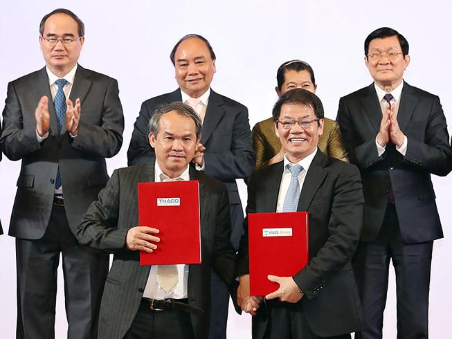 Cái bắt tay với tỷ phú Trần Bá Dương đã giúp Hoàng Anh Gia Lai của ông Đoàn Nguyên Đức (bầu Đức) có thêm tiền để giải quyết nợ nần