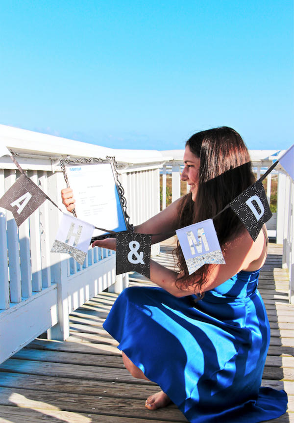 &ldquo;T&ocirc;i lo lắng rằng mọi người sẽ kh&ocirc;ng đến bữa tiệc của t&ocirc;i v&igrave; họ nghĩ rằng t&ocirc;i kh&ocirc;ng nghi&ecirc;m t&uacute;c. Do đ&oacute;, nếu t&ocirc;i tổ chức lễ cưới của m&igrave;nh trong ng&agrave;y tốt nghiệp th&igrave; n&oacute; sẽ cho mọi người thấy điều n&agrave;y v&ocirc; c&ugrave;ng c&oacute; &yacute; nghĩa với t&ocirc;i&rdquo;, c&ocirc; Angie chia sẻ. (Ảnh:&nbsp;Angie Hamouie)