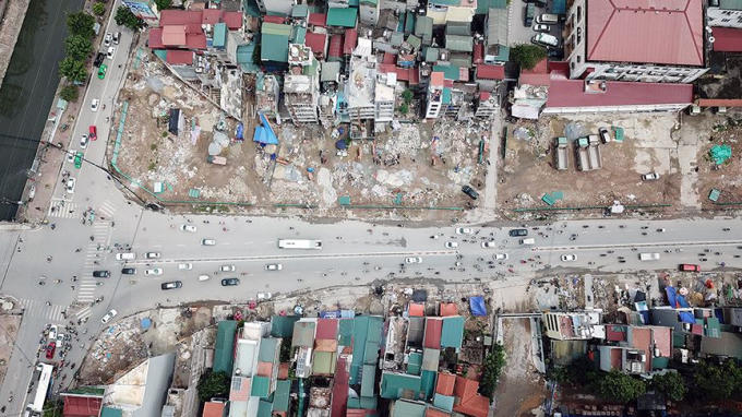 Dự án đường vành đai II (đoạn Vĩnh Tuy - Chợ Mơ - Ngã Tư Vọng) được xác định là tuyến giao thông huyết mạch của Thủ đô, tuyến đường chủ yếu đi qua quận Hai Bà Trưng với chiều dài gần 3km.