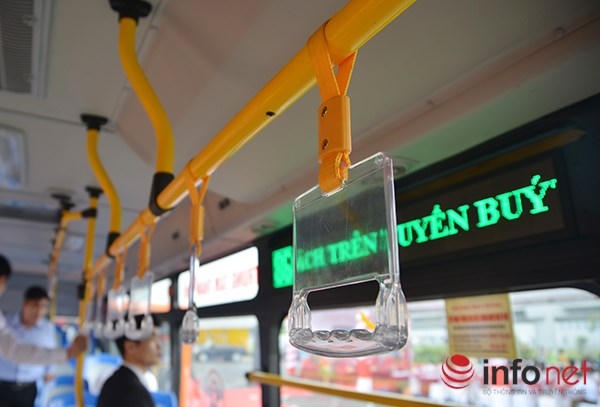Đoàn xe hiện tại có 7 xe, trong đó 6 xe vận chuyển hành khách liên tục, 1 xe dự phòng. Mỗi ngày xe di chuyển 80 lượt, kể cả chủ nhật và ngày lễ. Lộ trình chủ yếu đi qua các tuyến phố chính của khu vực trung tâm Hà Nội.