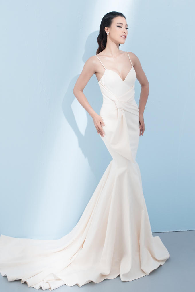 Hoàng Oanh lột xác với bộ ảnh gợi cảm sau 'Tháng năm rực rỡ'