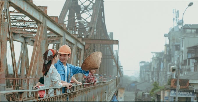 Đôi bạn trẻ dù nghèo nhưng vẫn luôn yêu thương, quan tâm và bảo vệ một nửa của mình. (Ảnh: Kỳ Nhông).