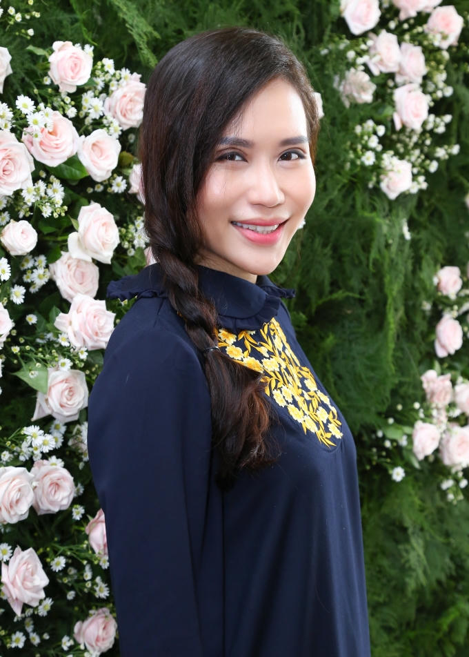 Ca sĩ Hồng Mơ
