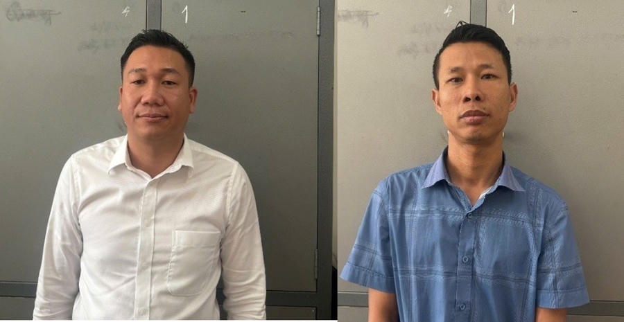 2 bị can Phạm Khắc Học (áo trắng) và Trần Văn Kiên (áo xanh).