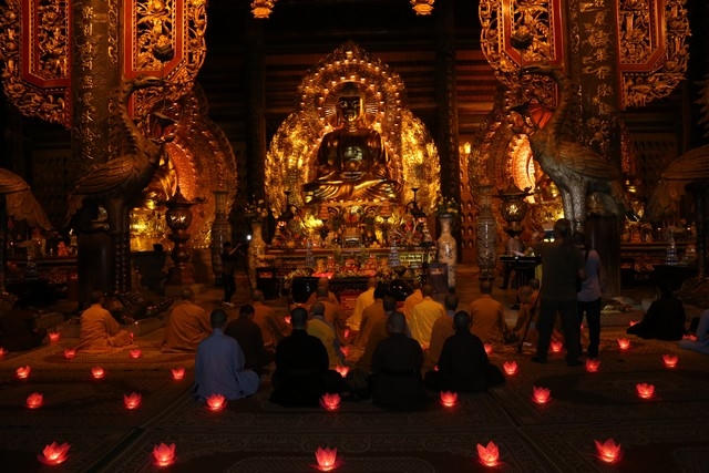 Ninh Bình: Đêm hội hoa đăng cầu Quốc thái Dân an tại chùa Bái Đính