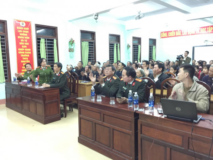 Đại diện lãnh đạo Phòng xây dựng phong trào toàn dân bảo vệ an ninh tổ quốc (PV28) thuộc Công an tỉnh Thừa Thiên Huế cùng với đại diện lãnh đạo phường Phú Hiệp tại buổi tuyên truyền...