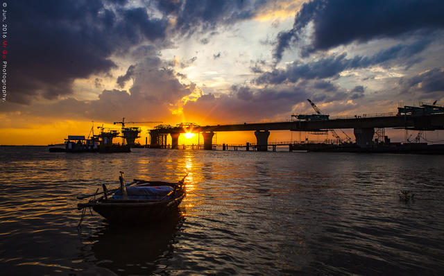 Cầu được thi công bằng công nghệ đúc hẫng cân bằng. (ảnh Trần Quốc Hiệp)