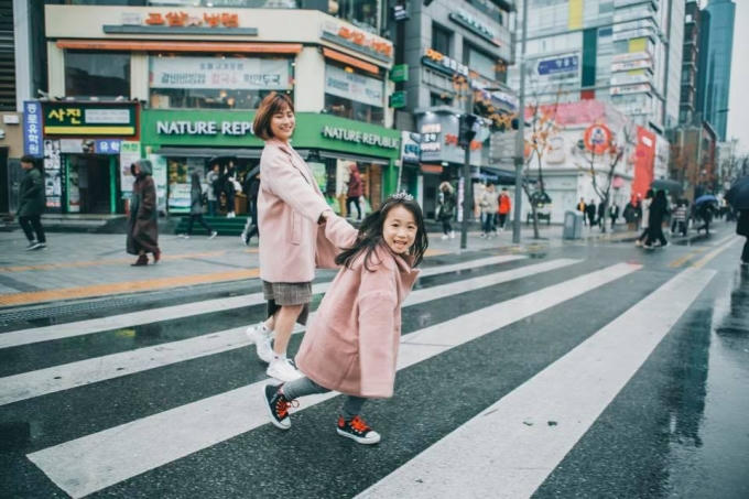 Hai mẹ con có chung sở thích là đi du lịch và ghi lại những khoảnh khoắc đáng yêu bên nhau.  (Ảnh: FB Tâm Mint).