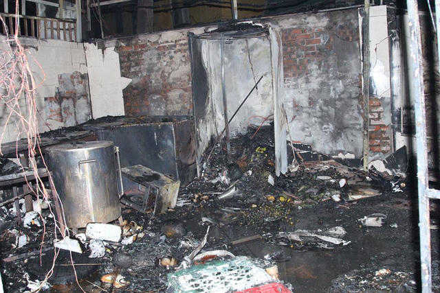 Toàn bộ tài sản của cửa hàng bán đồ ăn sáng bị cháy hoàn toàn.