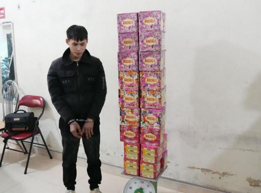 Hà Văn Giáp và tang vật.