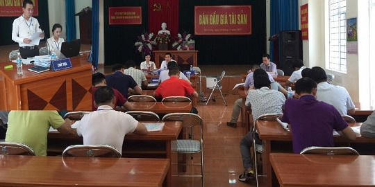 Toàn cảnh phiên bán đấu giá tài sản