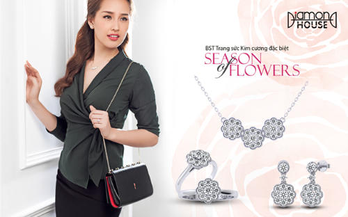 Hoa hậu Mai Phương Thúy hóa thân thành cô nàng hiện đại với gu thời trang tinh tế khi kết hợp cùng trang sức kim cương nằm trong bộ sưu tập “Season of flowers”. Chủ đề hoa xuyên suốt bộ sưu tập qua các thiết kế được tạo hình những cánh hoa mềm mại, lấp lánh với kiểu kết kim cương lạ mắt.