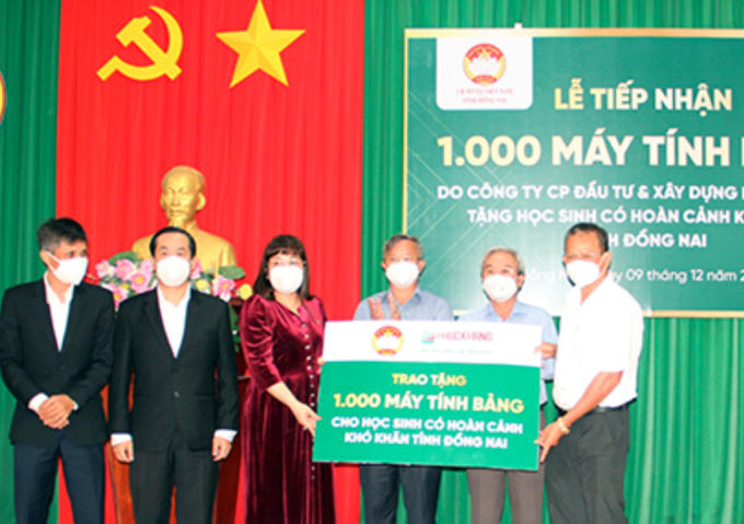 Dong Nai tiep nhan 1000 may tinh bang