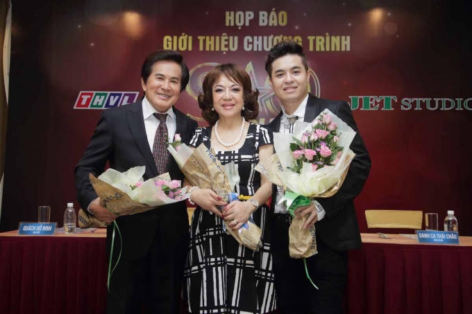 Hoài Anh Kiệt cùng với cha mẹ là Nghệ sĩ Hoài Thanh và Đỗ Quyên.