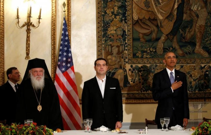 Tổng thống Obama đứng bên cạnh Thủ tướng Hy Lạp khi tham dự bữa tối danh dự tại phủ Thủ tướng ở Athens, Hy Lạp. (Ảnh: Reuters)