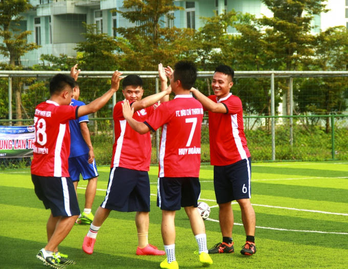 Những pha ăn mừng sau từng bàn thắng.