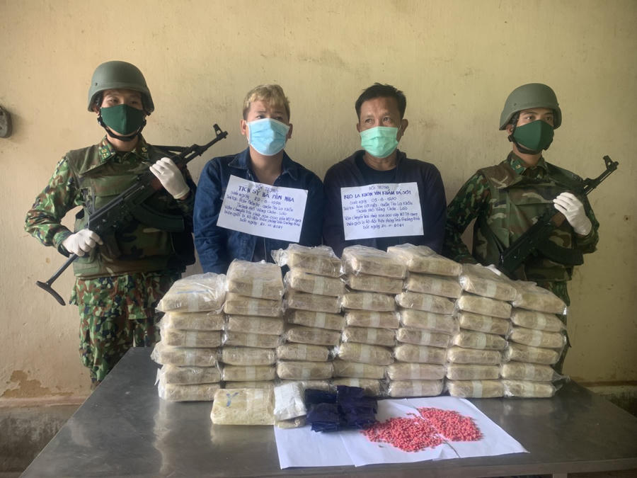 Hai đối tượng người Lào cùng toàn bộ tang vật