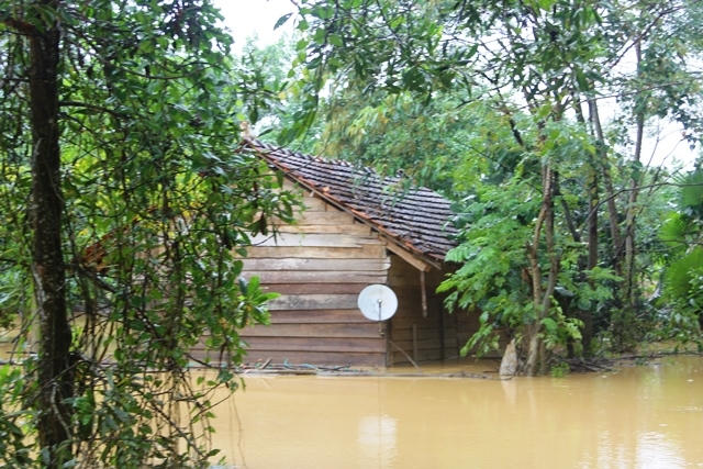Nhà trong biển nước.