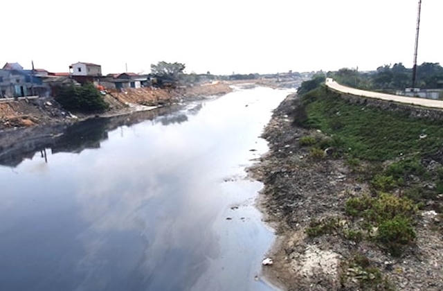 Sông Cầu “giãy chết”, Chủ tịch 2 tỉnh Bắc Giang và Bắc Ninh cùng sốt sắng!