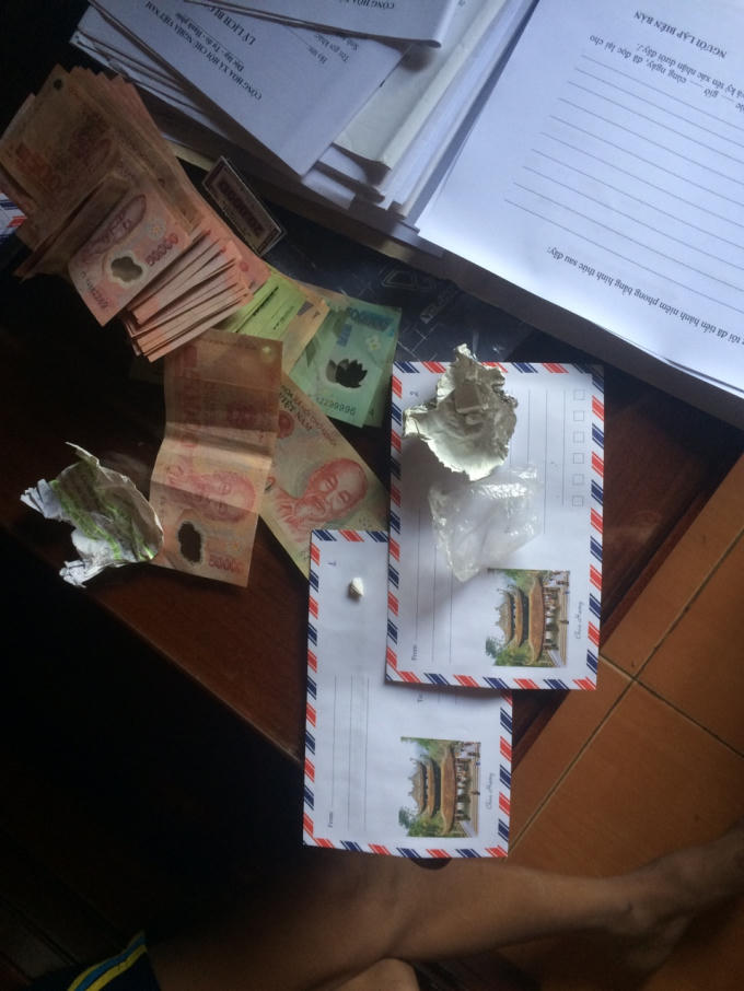 Tiền thu giữ tại nhà của Tường.