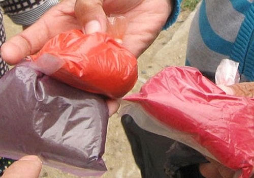 Theo một số điểm thu mua, 3 loại bột phẩm màu này dùng để nhuộm ruốc.