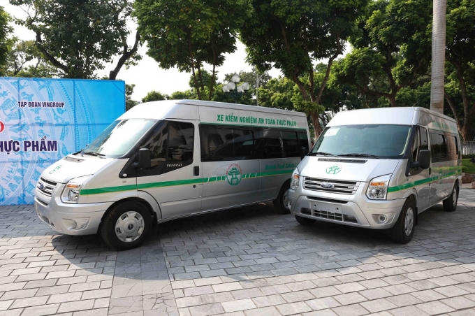 Đây là loại xe lưu động được trang bị hiện đại kèm theo các bộ test kit để thực hiện kiểm tra nhanh chất lượng thực phẩm.