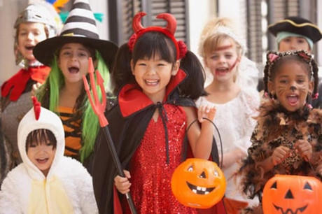 Halloween giờ là dịp để mọi người cùng nhau vui vẻ chứ không mang nặng ý nghĩa tôn giáo.
