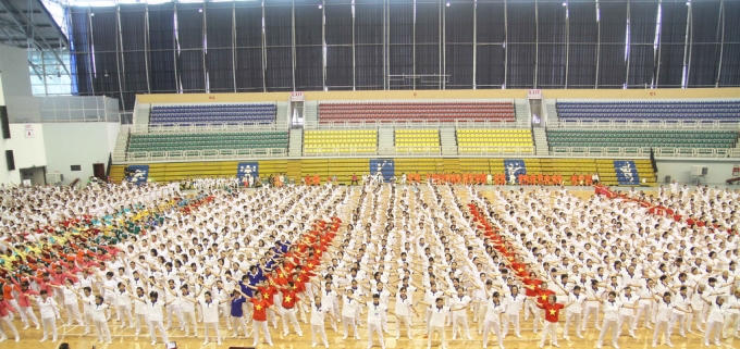 Gần 2.500 vận động viên từ 20 tỉnh/thành phố tham gia đồng diễn thể dục dưỡng sinh.