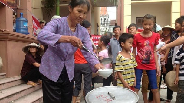 Bà Nguyễn Thị Thìn - nông dân mù chữ, tham gia nấu cháo tích cực nhất, bị án sơ thẩm tuyên 60 tháng tù và bị tạm giam từ 1/7/2014.