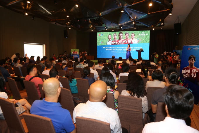 Hình ảnh cuộc họp báo công bố kế hoạch phát sóng EURO 2016 trên sóng VTV.