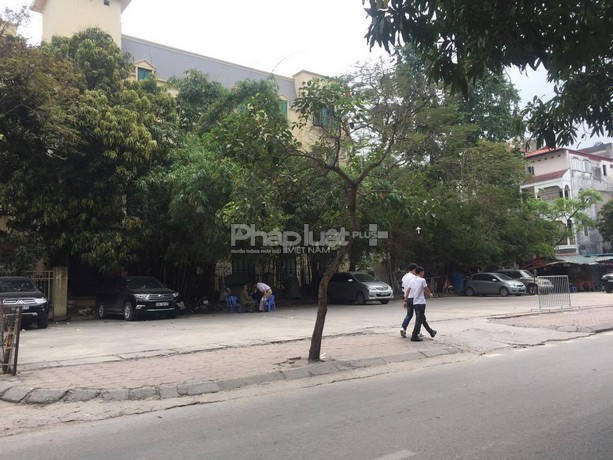 Ô đất số 1 tuy sử dụng đúng mục đích nhưng luôn bị UBND phường Cống Vị lập biên bản.
