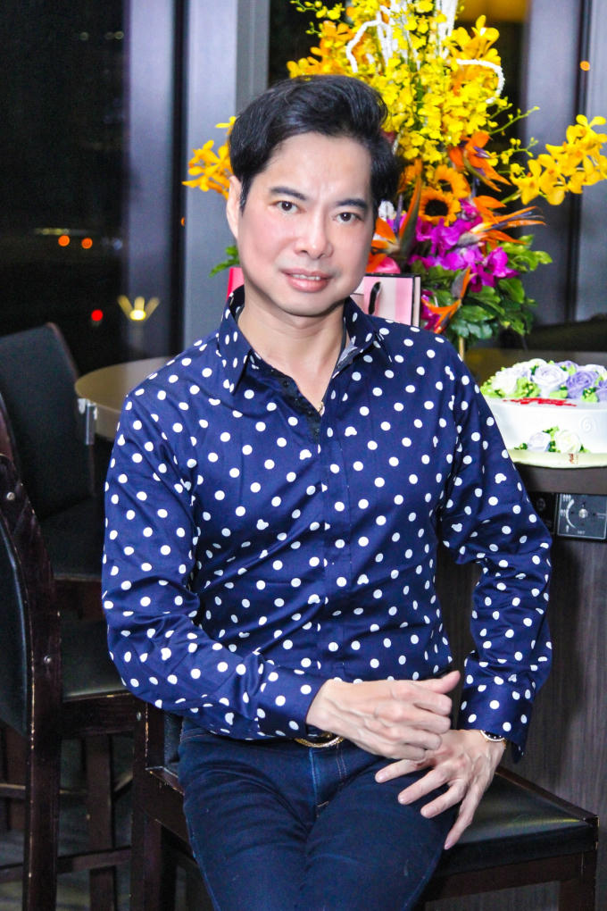 Danh ca Ngọc Sơn.