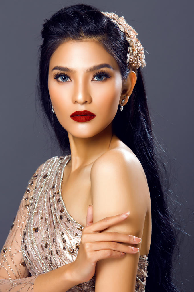 Cận cảnh vẻ đẹp hút hồn của Trương Thị May sau 10 năm gia nhập showbiz
