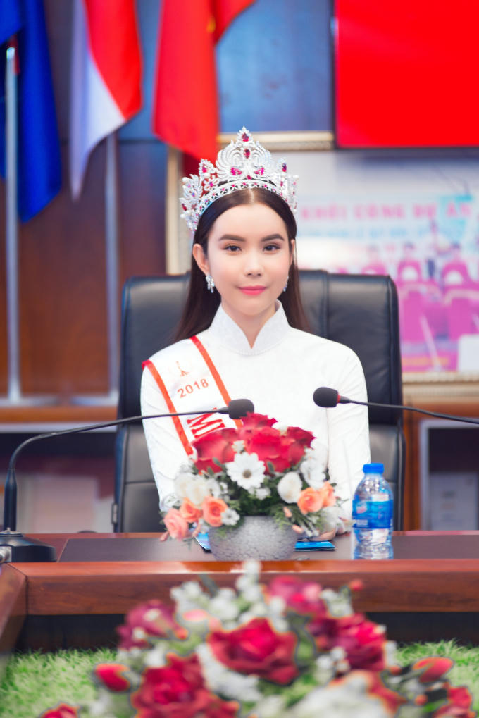 HH Huynh Vy (6).