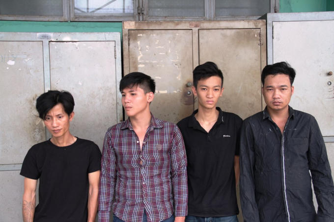 Các đối tượng tại cơ quan công an.