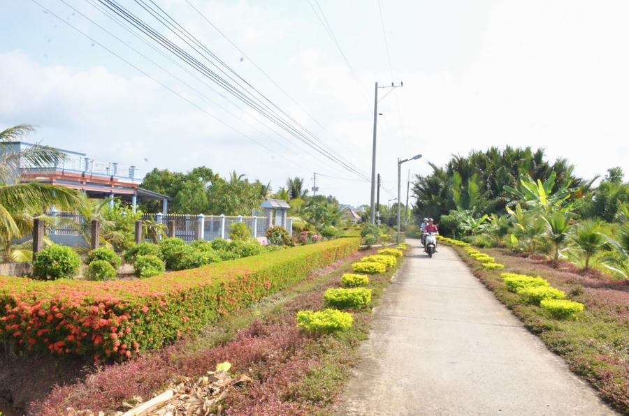 Xã Định Thành đạt chuẩn nông thôn mới nâng cao giai đoạn 2021–2025; tiếp tục được các cấp, các ngành quan tâm chỉ đạo và triển khai thực hiện đồng bộ.