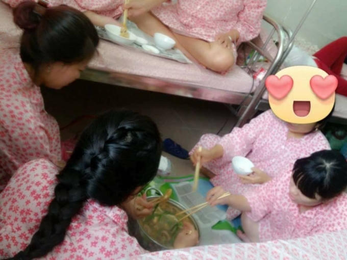 Những bà bầu vô tư ngồi ăn lẩu chờ đến giây phút sinh em bé. (ảnh Facebook)