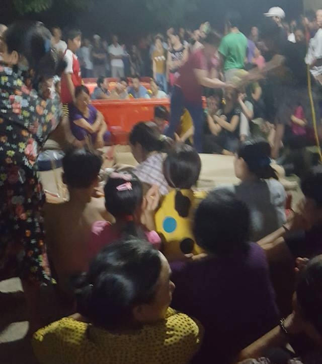 Nhiều người dân trong thôn bàng hoàng trước sự việc quá đau lòng. ( Ảnh người dân cung cấp).