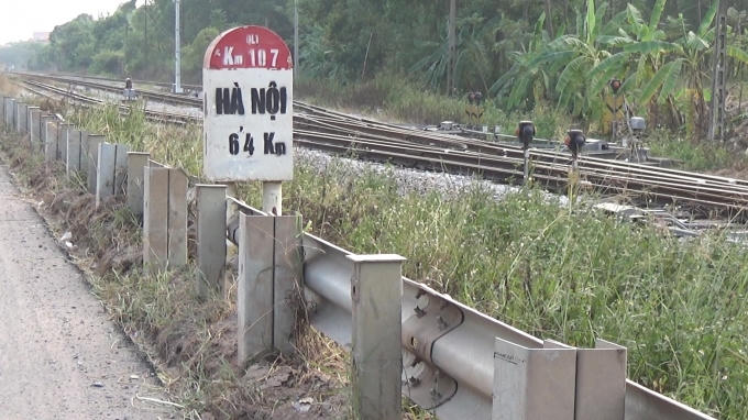 Đoạn đường trước cổng UBND huyện Lạng Giang