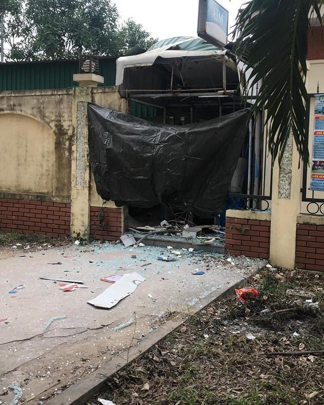 Cây ATM của ngân hàng nơi xảy ra vụ nổ kinh hoàng.