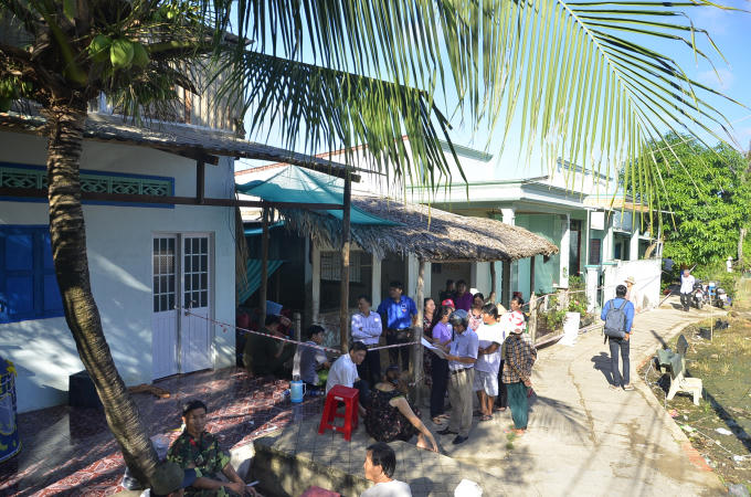 Chính quyền địa phương có mặt.