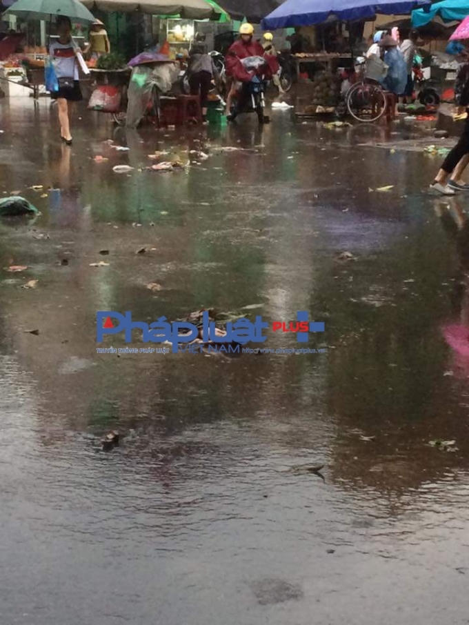 Rất nhiều người đã rơi lệ khi chứng kiến sự việc.