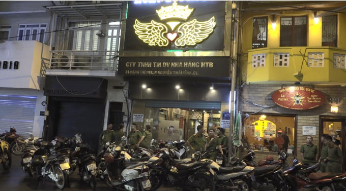 Hàng chục CBCS bất ngờ ập vào kiểm tra