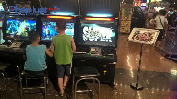 Tuy nhiên, vẫn còn nhiều trường hợp trẻ dưới 13 tuổi chơi các trò chơi này mà không có sự đi kèm của người lớn.