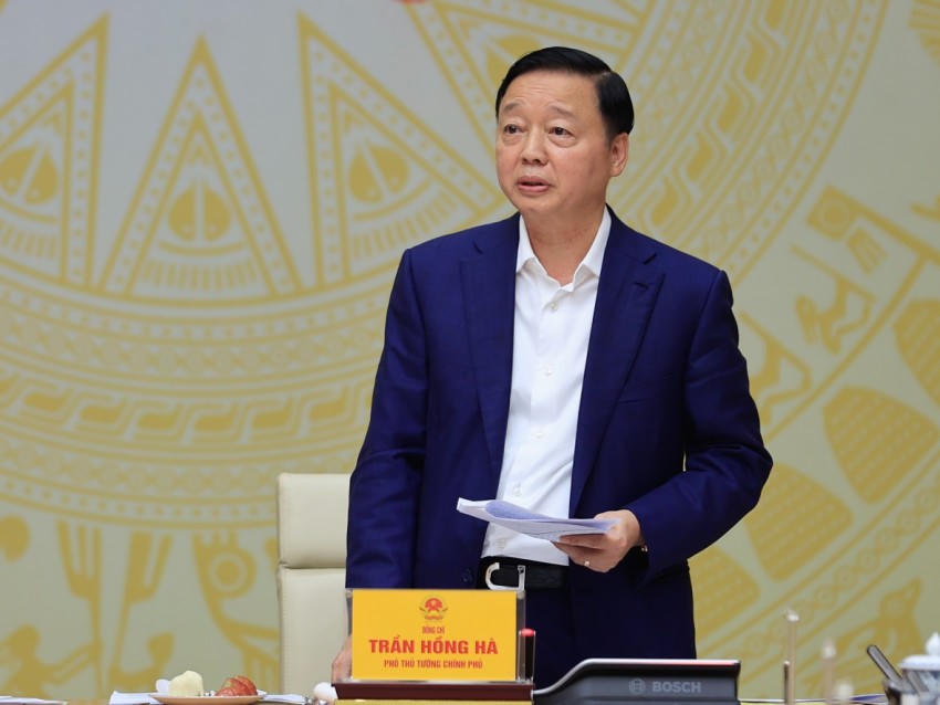 Phó Thủ tướng Trần Hồng Hà phát biểu tại phiên họp. Ảnh: Nhật Bắc