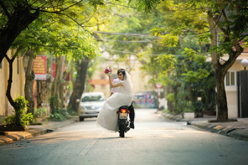  Phố Hồ Xuân Hương thơ mộng là nơi các cặp đôi đất Cảng đến chụp ảnh. 
