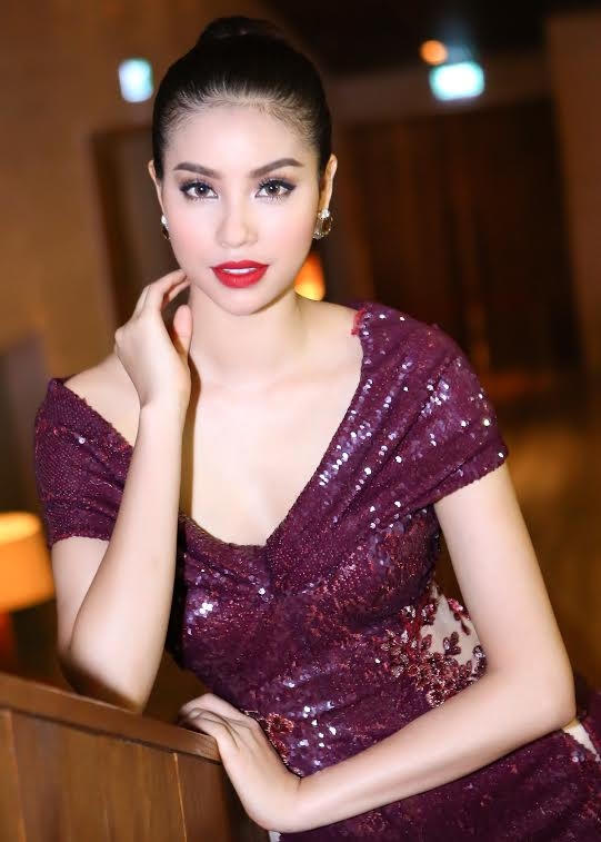 Phạm Hương sang trọng và quý phái trong mẫu thiết kế của thương hiệu Joli Poli.