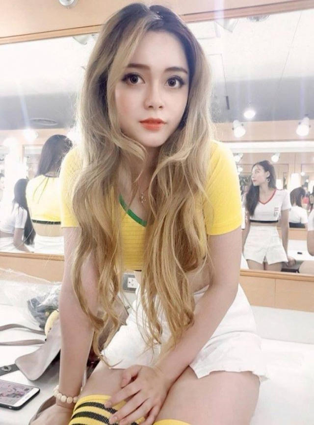 Tối 18.6, hot girl Cao Diệp Anh đã được lựa chọn làm khách mời bình luận về trận đấu Brazil - Thụy Sĩ. Khi MC chương trình đặt câu hỏi đã theo dõi Brazil từ bao giờ, Cao Diệp Anh khá tự tin trả lời: "Từ khi em còn học cấp 1, nghĩa là vào những năm 2000, 2002. Thế hệ của Ronaldo, Ronaldinho, Pele ...”