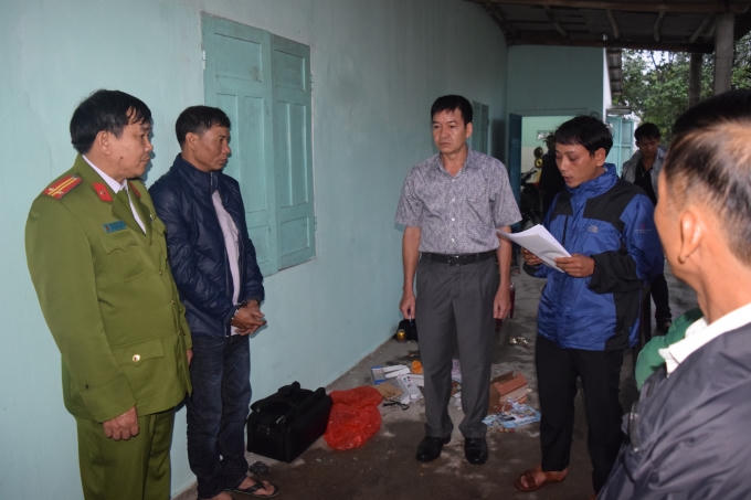 Cơ quan chức năng đọc lệnh bắt đối tượng.